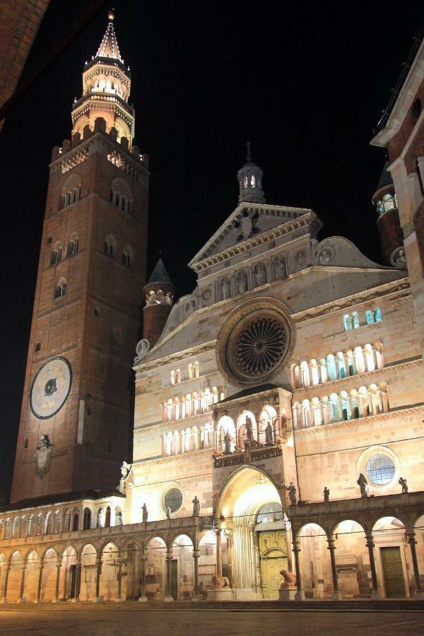 At Home In Cremona Exterior foto