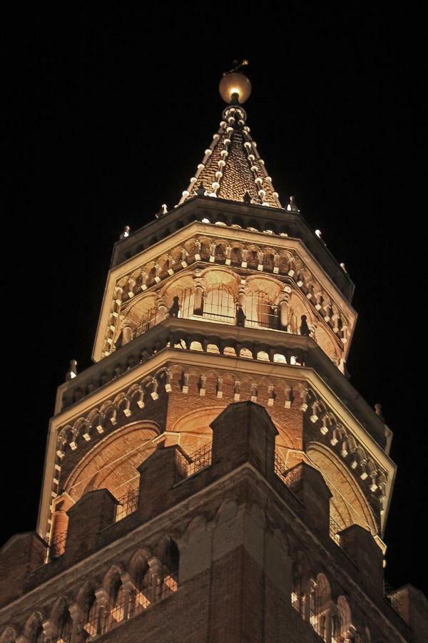 At Home In Cremona Exterior foto